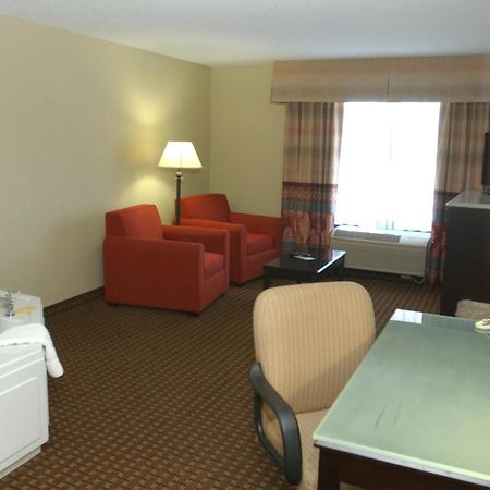 Holiday Inn Hotel & Suites Owatonna 外观 照片