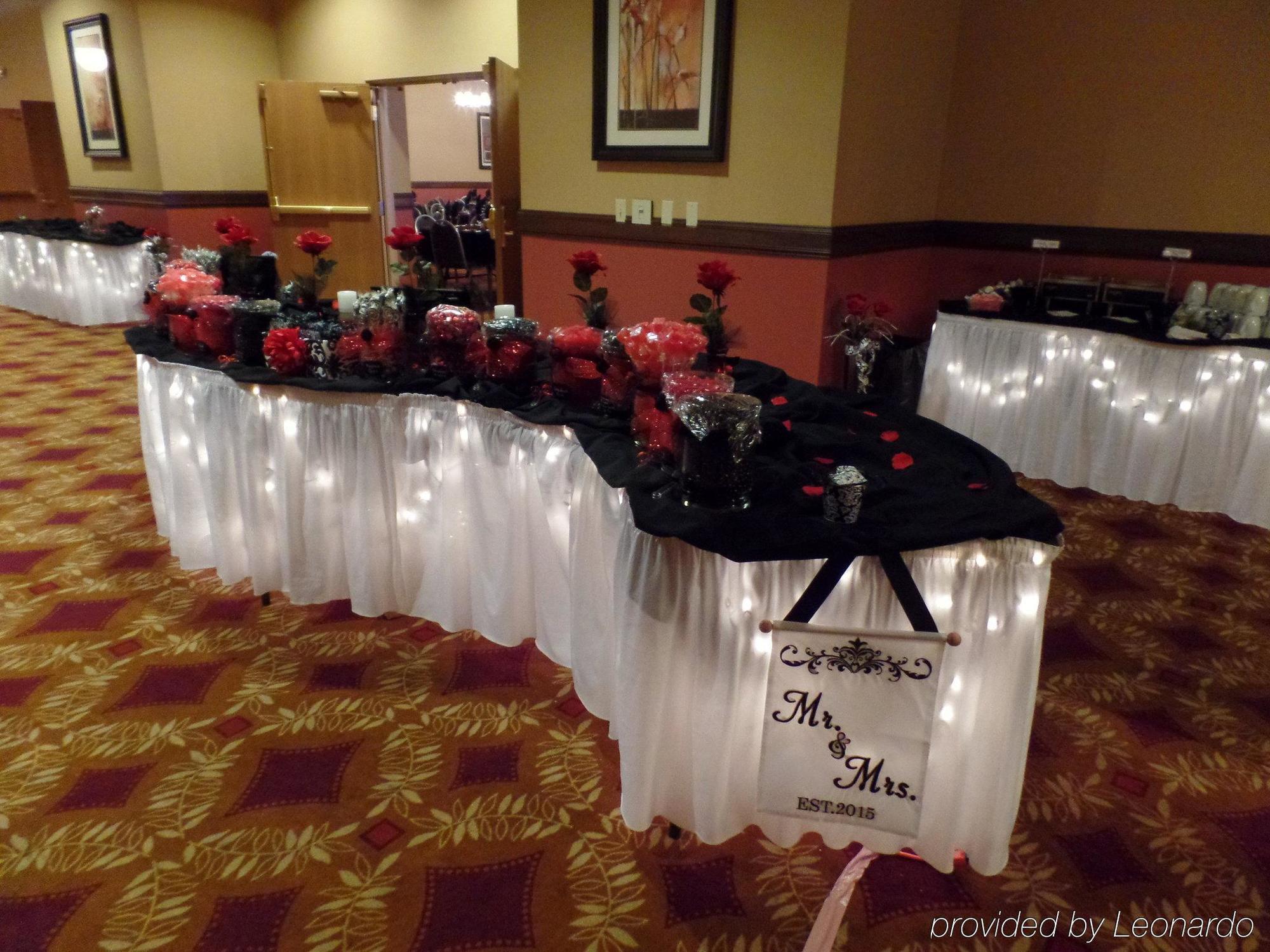 Holiday Inn Hotel & Suites Owatonna 外观 照片
