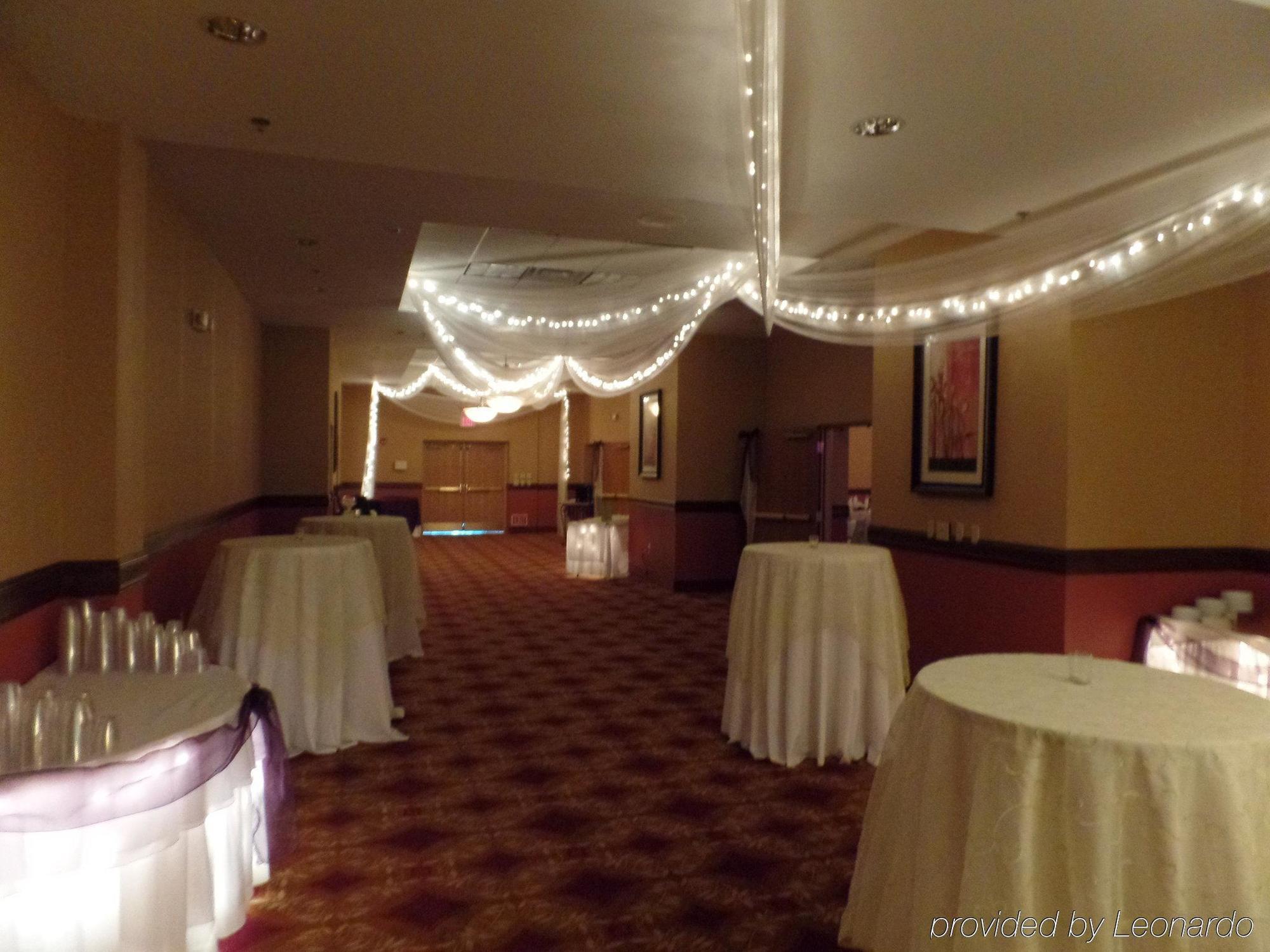 Holiday Inn Hotel & Suites Owatonna 外观 照片