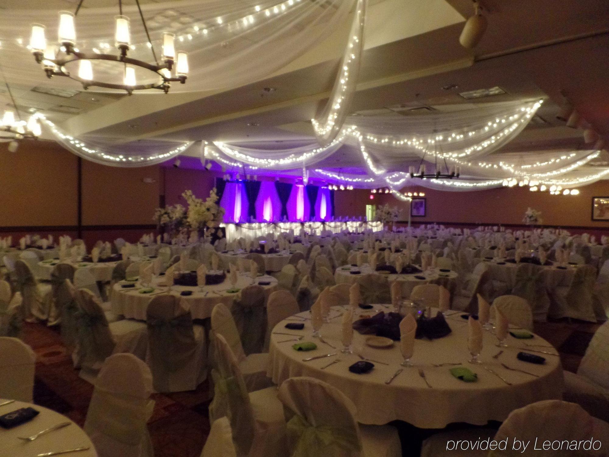 Holiday Inn Hotel & Suites Owatonna 外观 照片