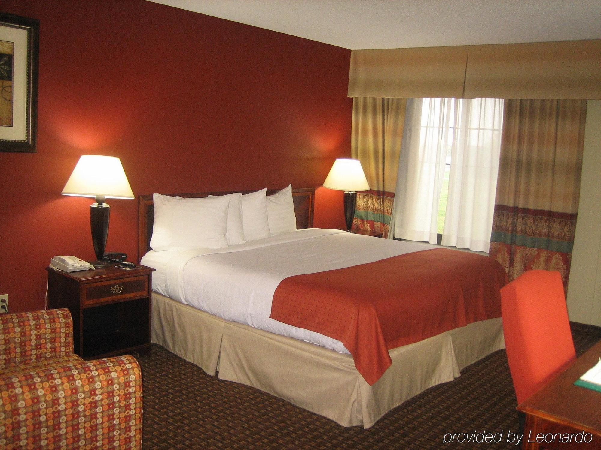 Holiday Inn Hotel & Suites Owatonna 客房 照片