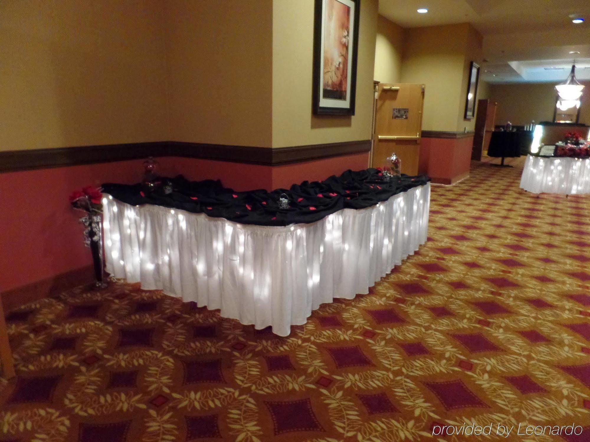 Holiday Inn Hotel & Suites Owatonna 外观 照片