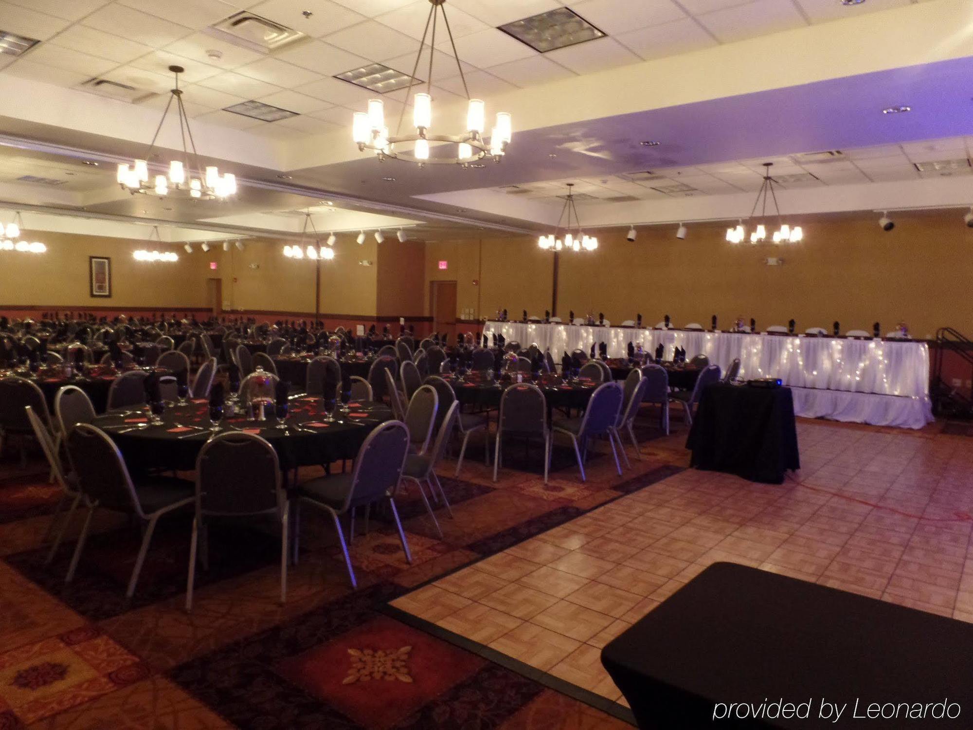 Holiday Inn Hotel & Suites Owatonna 外观 照片
