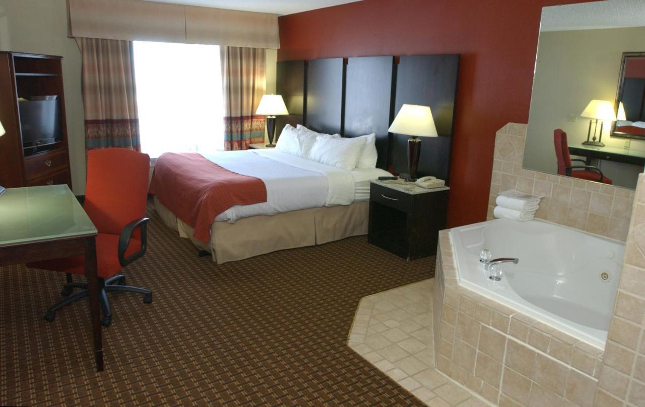 Holiday Inn Hotel & Suites Owatonna 外观 照片