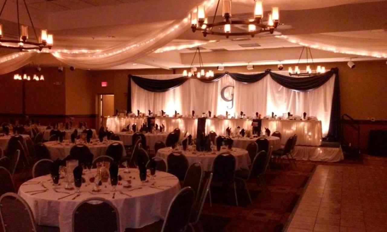 Holiday Inn Hotel & Suites Owatonna 外观 照片